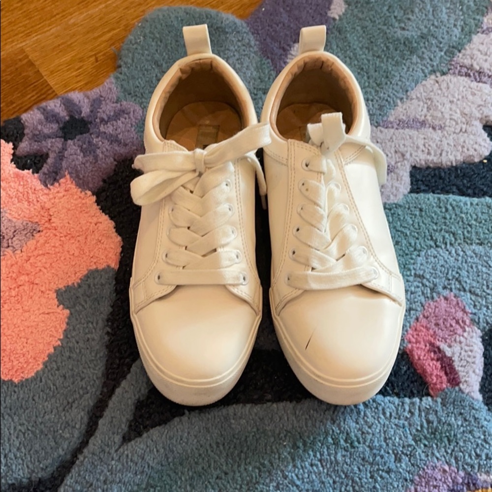MATT & NAT WHITE LEATHER SNEAKERS